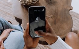 TikTok app on a smartphone / Universal Music Group is to pull its content from TikTok